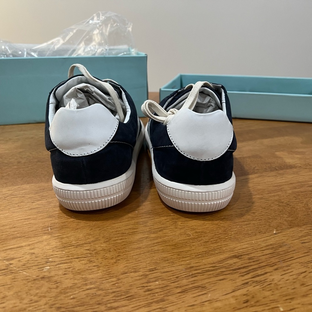 Modern Fiction Casual Sneaker - Picture 6 of 7